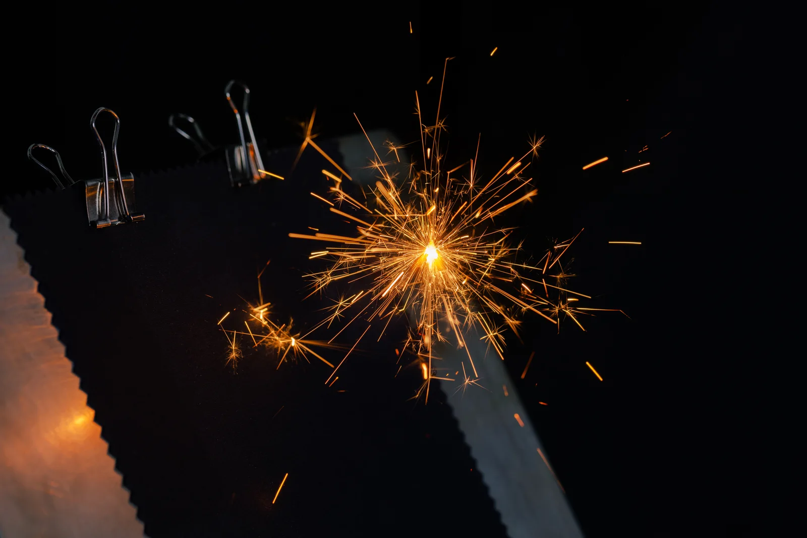 Protective fabric resisting sparks during welding